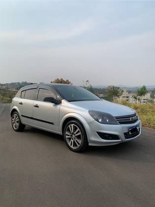 CHEVROLET VECTRA 2.0 MPFI GT HATCH 8V FLEX 4P MANUAL
